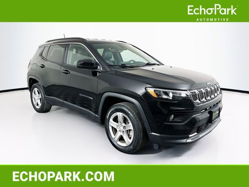 Used 2024 Jeep Compass Latitude image 1