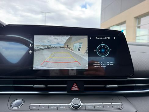 Used 2025 Hyundai Elantra SEL FWD image 29