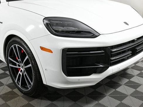 New 2025 Porsche Cayenne Turbo image 46