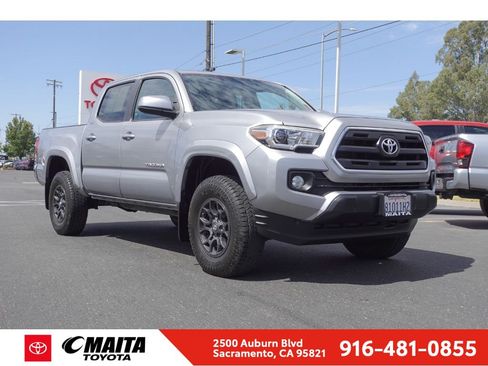Used 2017 Toyota Tacoma SR5 w/ Tow Package AWD/4WD image 1
