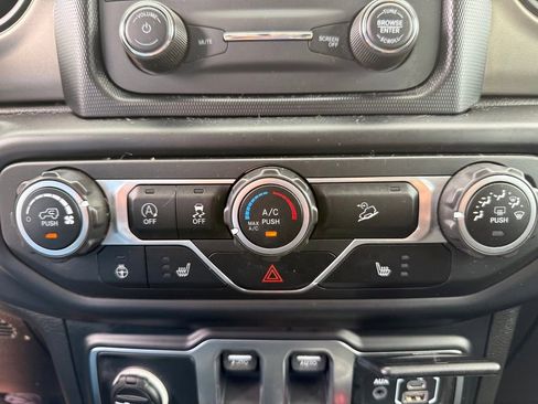 Used 2019 Jeep Wrangler Sport AWD/4WD image 30