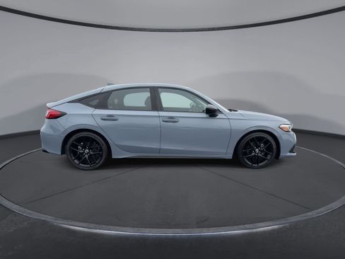 Used 2023 Honda Civic Sport image 8
