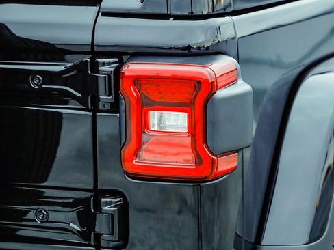 New 2026 Jeep Wrangler Unlimited Sahara AWD/4WD image 10