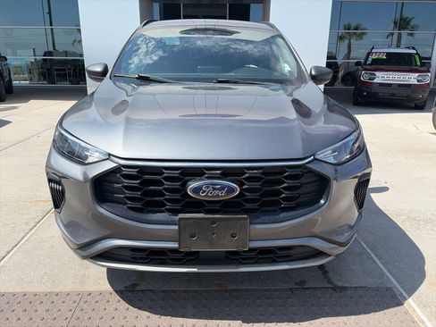 Used 2023 Ford Escape ST-Line AWD/4WD image 8