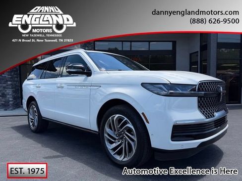 Used 2025 Lincoln Navigator Reserve AWD/4WD image 1