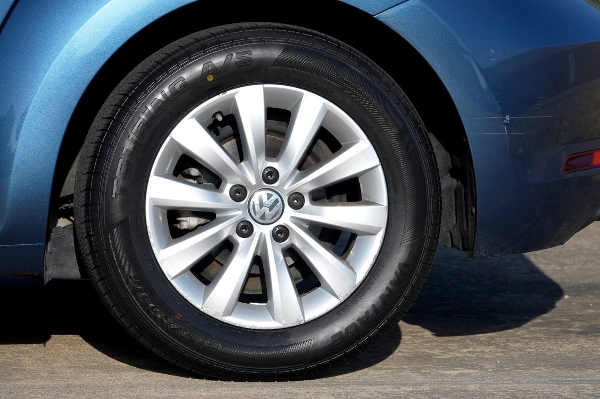 Used 2019 Volkswagen Beetle 2.0T S FWD image 27