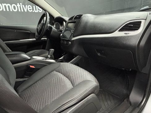 Used 2016 Dodge Journey SXT w/ Comfort/Convenience Group FWD image 29