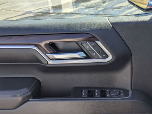 Used 2022 GMC Sierra 1500 SLT w/ SLT Convenience Package image 12