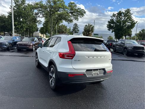 Used 2025 Volvo XC40 B5 Plus AWD/4WD image 14