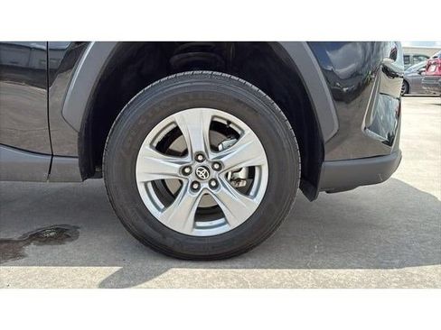Certified 2025 Toyota RAV4 LE AWD/4WD image 34