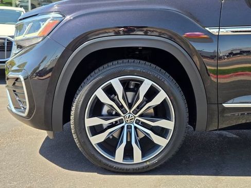 Certified 2023 Volkswagen Atlas Cross Sport SEL Premium R-Line AWD/4WD image 11