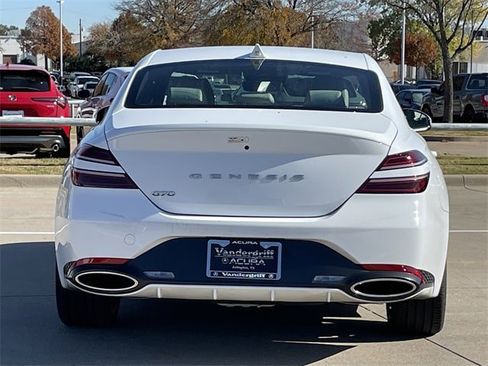 Used 2025 Genesis G70 2.5T image 5