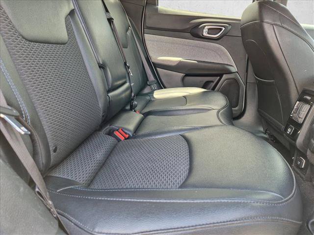 Used 2024 Jeep Compass Latitude AWD/4WD image 19