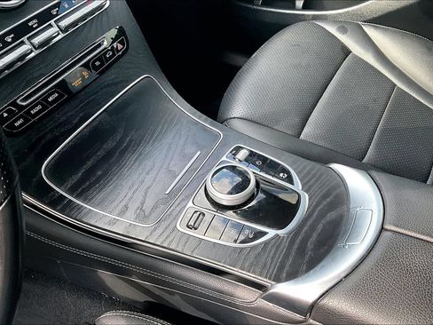 Used 2019 Mercedes-Benz GLC 350e 4MATIC w/ Premium Package image 16