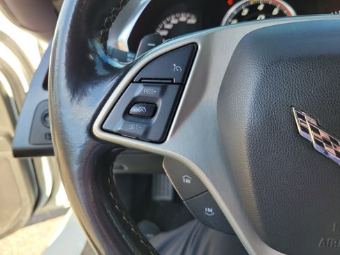 Used 2014 Chevrolet Corvette Stingray Convertible image 11