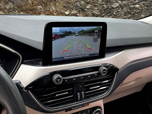 Used 2021 Ford Escape SE image 20