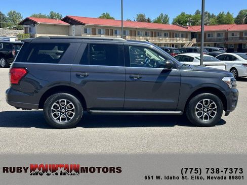 Used 2024 Ford Expedition XLT AWD/4WD image 8