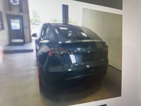 Used 2022 Tesla Model Y Performance AWD/4WD image 19