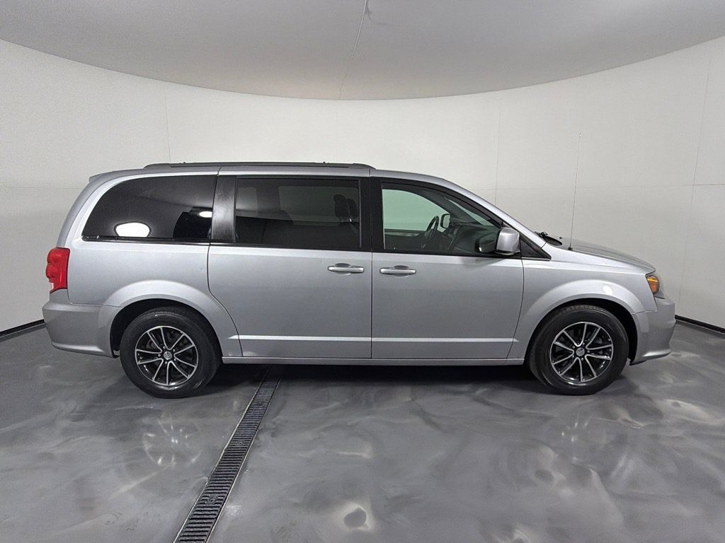 Used 2018 Dodge Grand Caravan GT FWD image 4