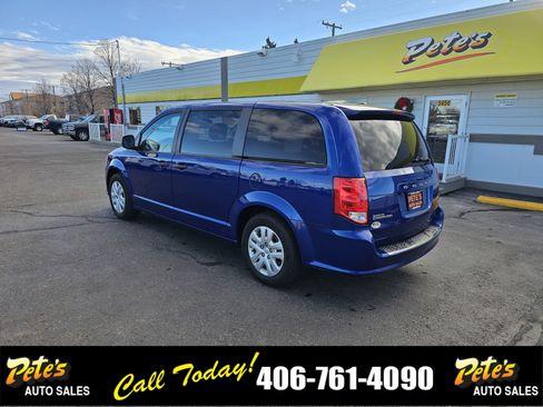 Used 2019 Dodge Grand Caravan SE w/ UConnect Hands-Free Group image 2