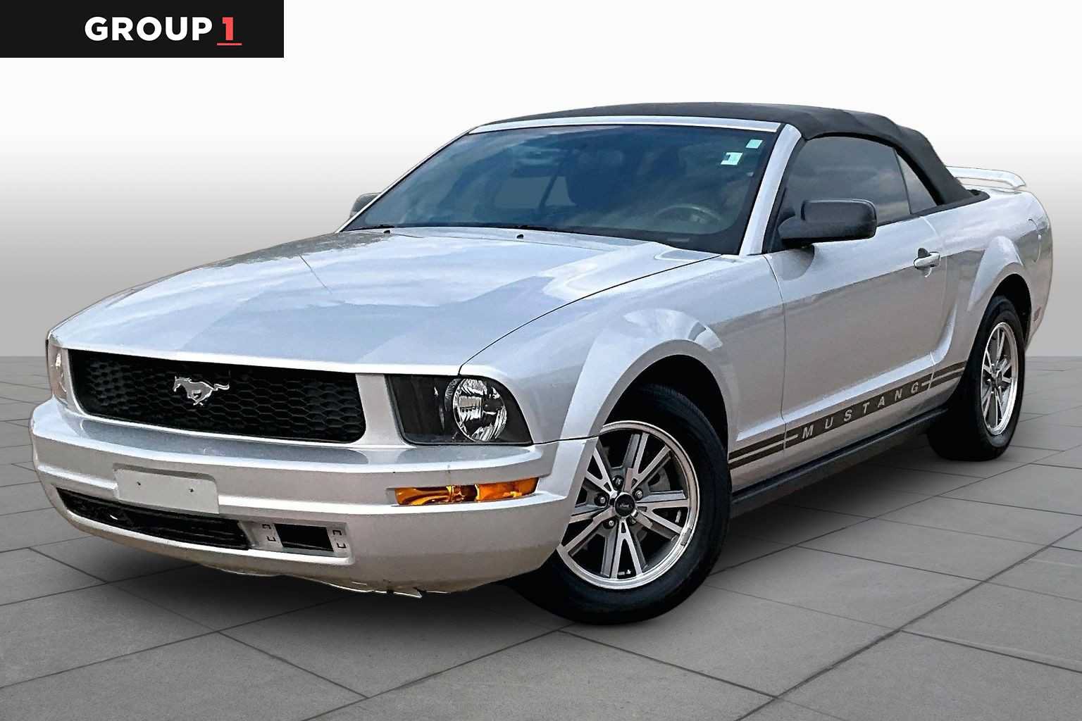Used 2005 Ford Mustang Convertible RWD image 1