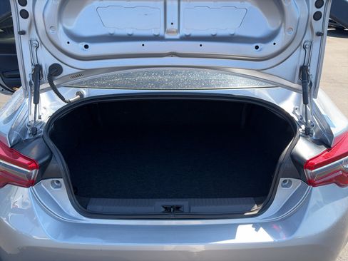 Used 2018 Toyota 86 RWD image 14