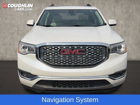 Used 2018 GMC Acadia Denali w/ Technology Package FWD image 3