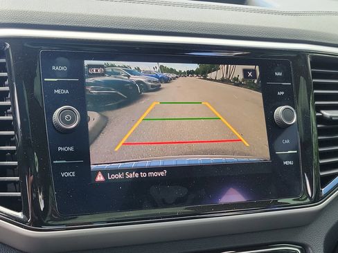 Used 2022 Volkswagen Atlas SEL R-Line image 24