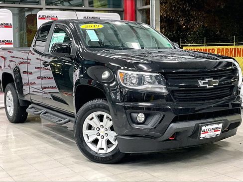 Used 2019 Chevrolet Colorado LT w/ Redline Special Edition image 2