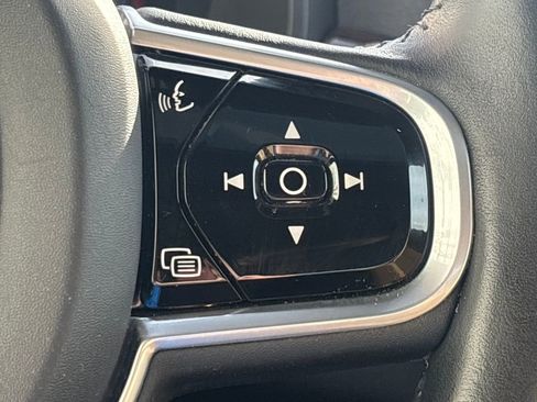 Used 2017 Volvo S90 T6 Momentum w/ Vision Package image 21