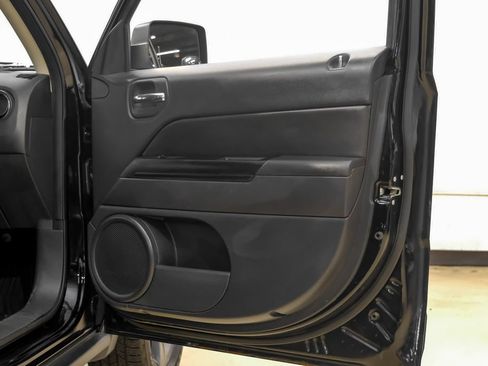 Used 2017 Jeep Patriot Sport w/ Power Value Group FWD image 45