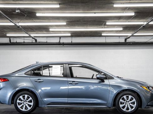 Used 2025 Toyota Corolla LE image 6