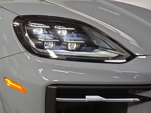 New 2026 Porsche Cayenne S AWD/4WD image 12
