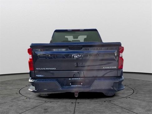 Used 2022 Chevrolet Silverado 1500 Custom image 5