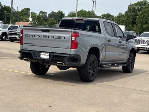 Used 2024 Chevrolet Silverado 1500 LT Trail Boss w/ Convenience Package II AWD/4WD image 3