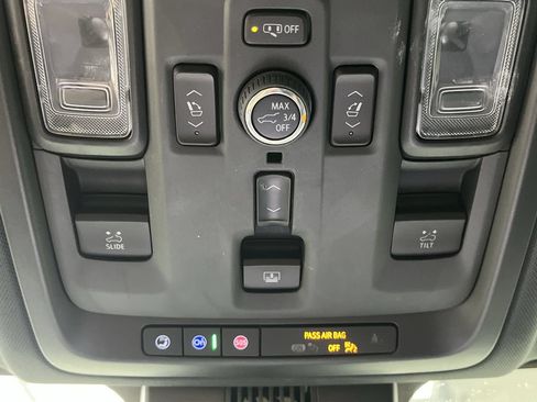 Certified 2025 GMC Yukon XL AT4 w/ AT4 Premium Package AWD/4WD image 30