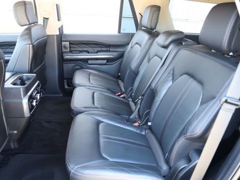 Used 2018 Ford Expedition Platinum RWD image 14