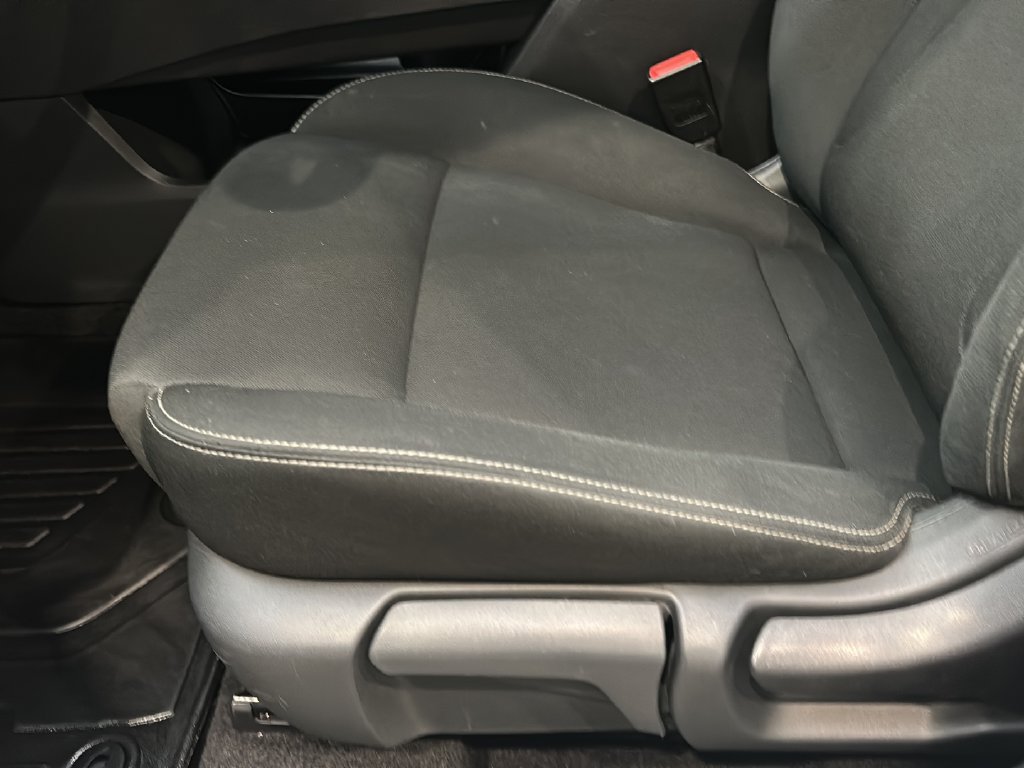 Used 2024 Nissan Rogue S AWD/4WD image 15