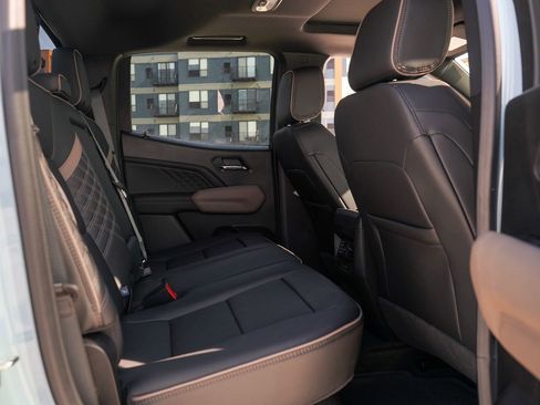 New 2026 GMC Canyon Denali image 9