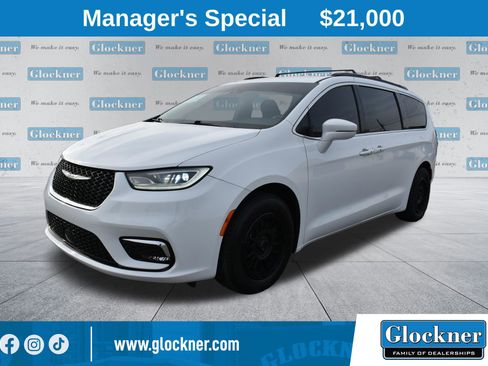 Used 2021 Chrysler Pacifica Touring w/ Cold Weather Group image 1