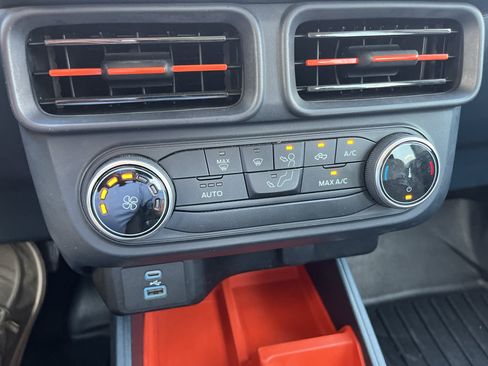 Used 2022 Ford Maverick XLT FWD image 13