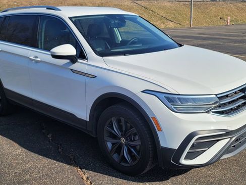 Used 2022 Volkswagen Tiguan SE AWD/4WD image 2