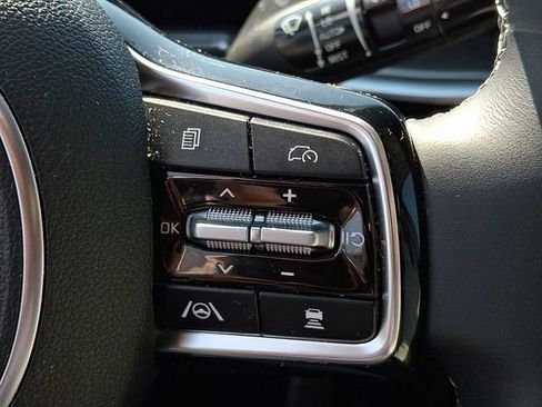 Used 2025 Kia Sorento SX FWD image 18