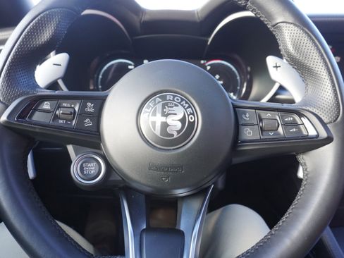 Used 2024 Alfa Romeo Stelvio Veloce image 17