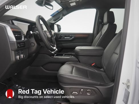 Used 2025 GMC Yukon Denali image 24