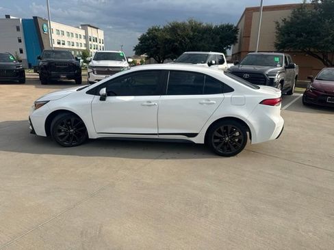 Used 2023 Toyota Corolla SE FWD image 6