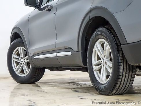 Used 2022 Ford Explorer XLT AWD/4WD image 11