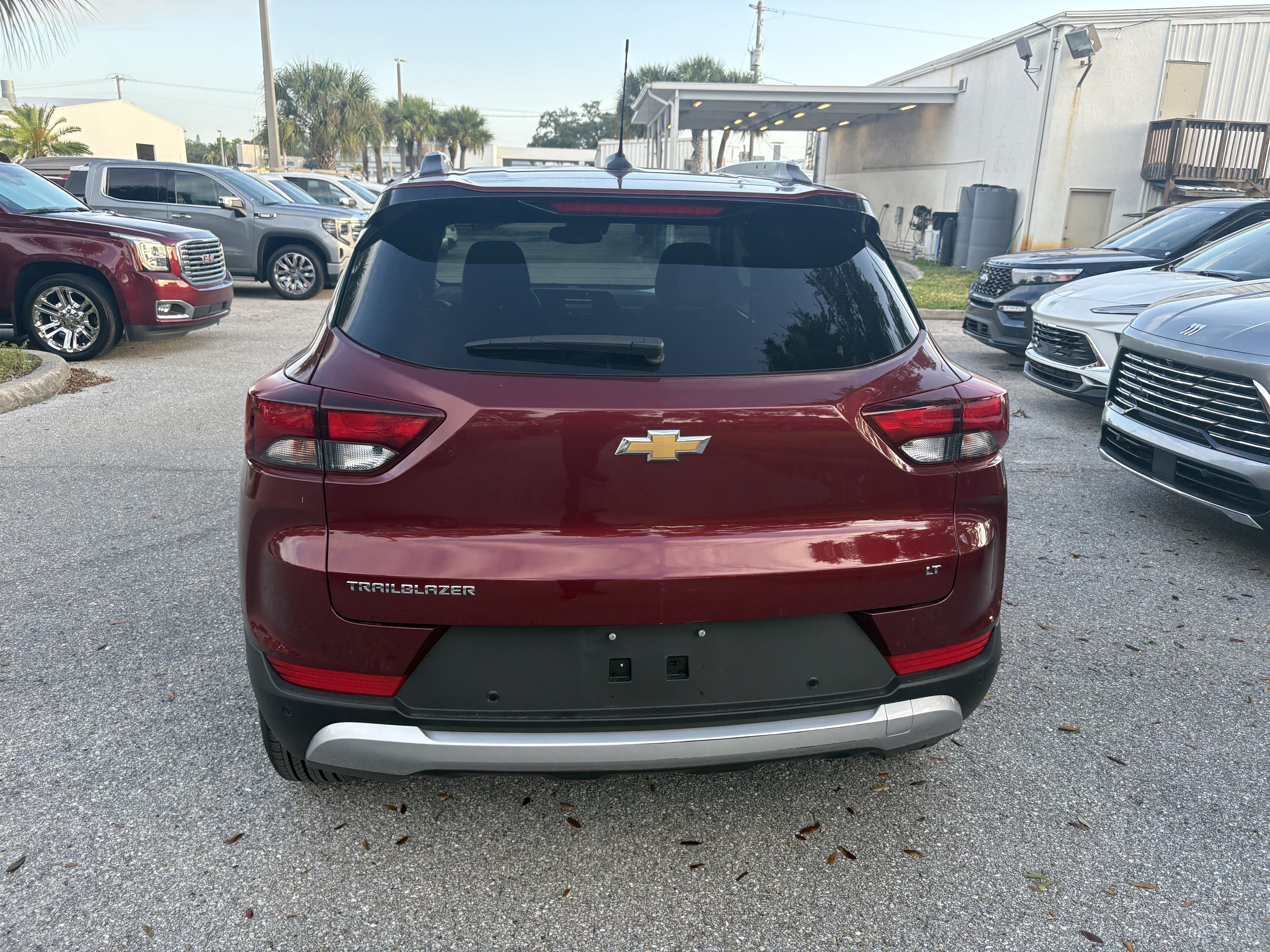 Used 2025 Chevrolet TrailBlazer LT w/ Convenience Package FWD image 6