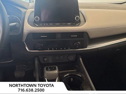 Used 2025 Nissan Rogue SV AWD/4WD image 13