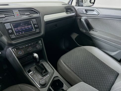 Used 2018 Volkswagen Tiguan S image 21